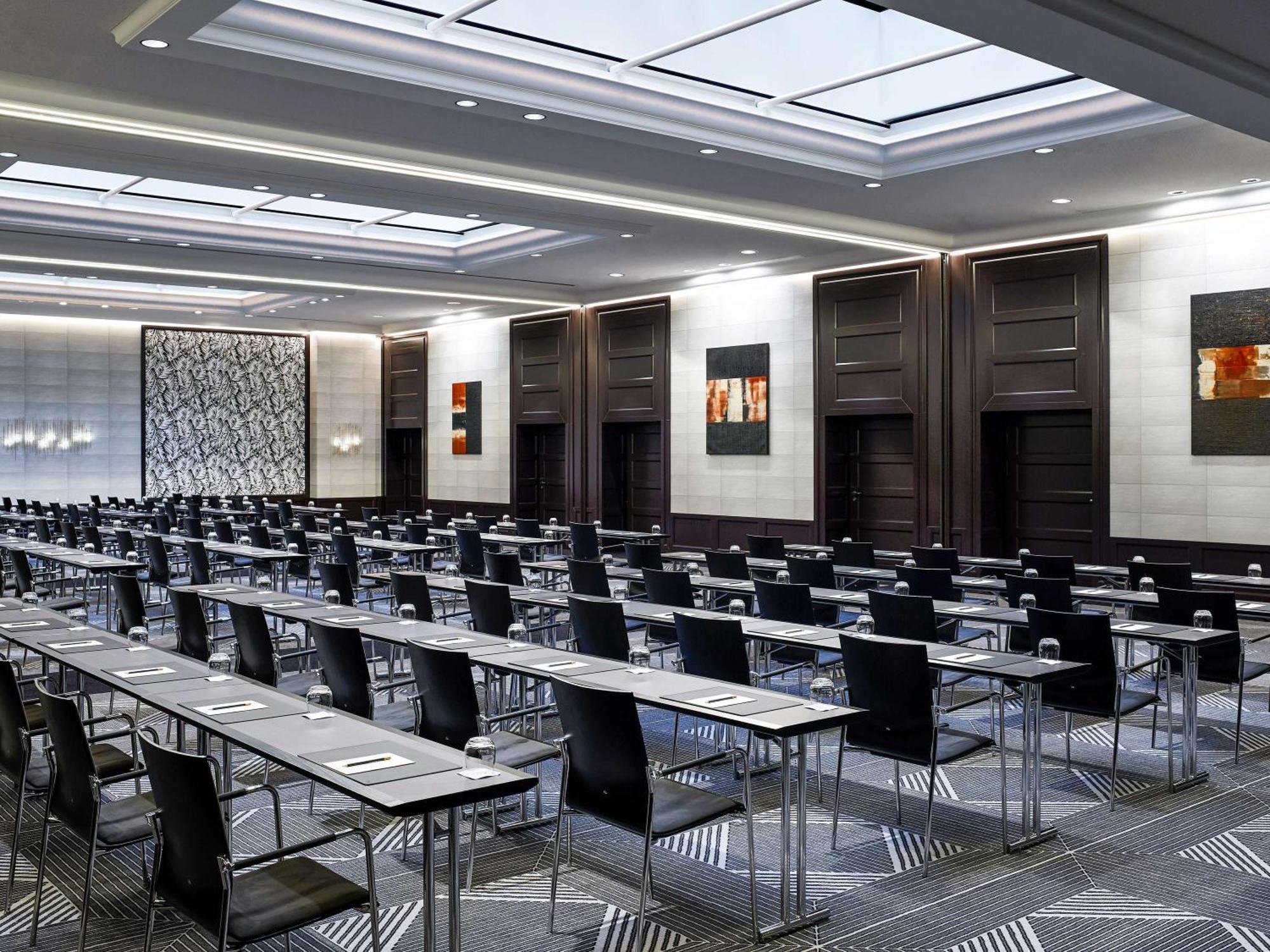 Hotel Sofitel Frankfurt Opera Fráncfort del Meno Exterior foto The ballroom