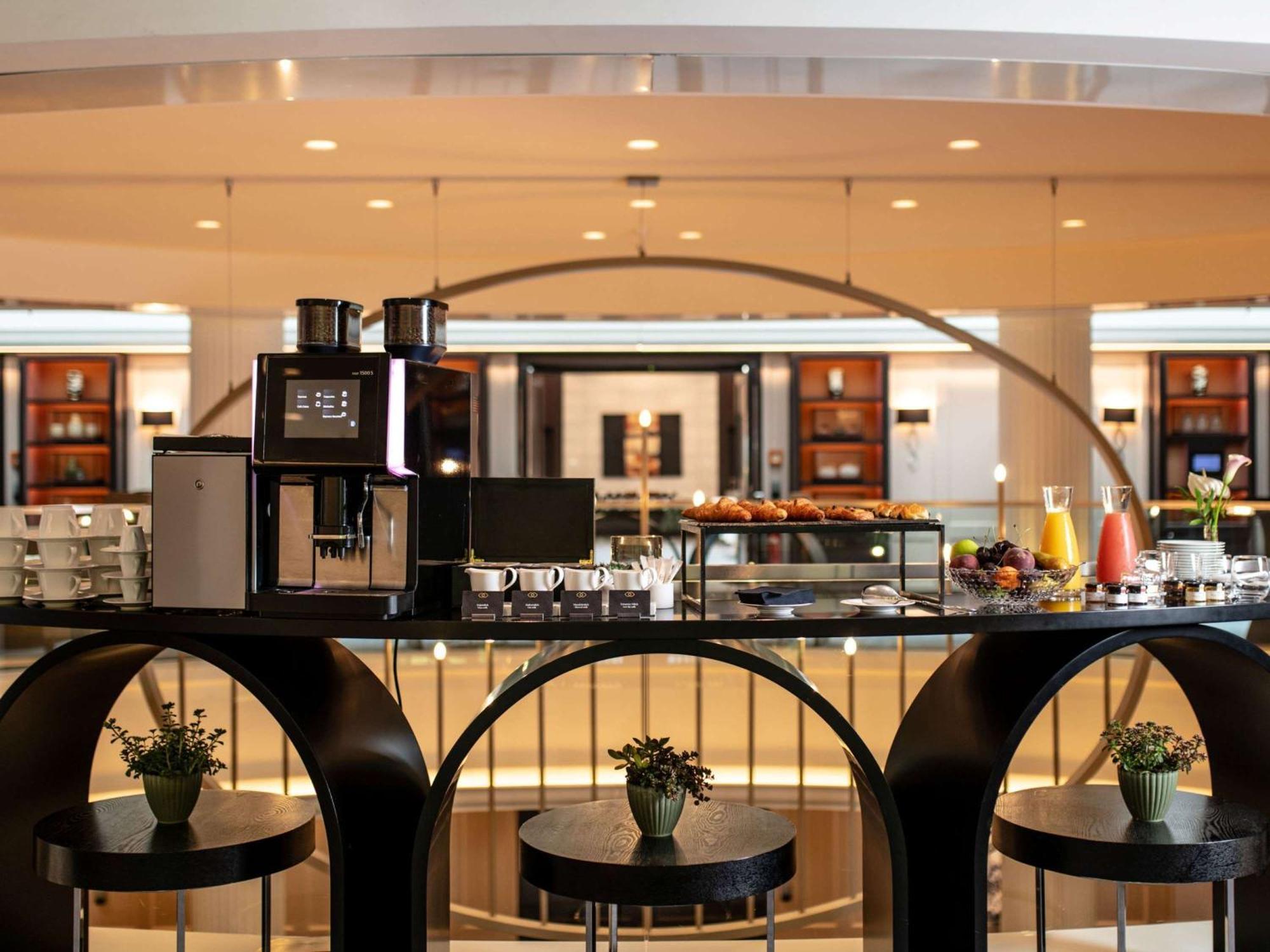 Hotel Sofitel Frankfurt Opera Fráncfort del Meno Exterior foto The Coffee Shop