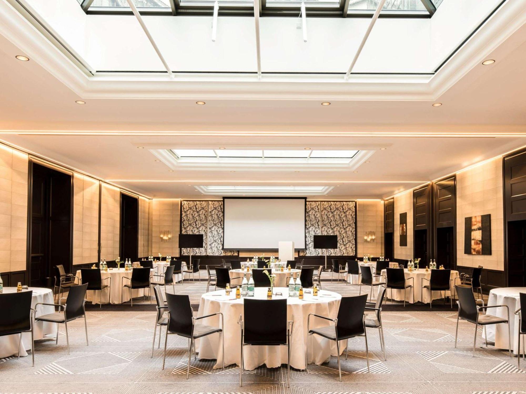 Hotel Sofitel Frankfurt Opera Fráncfort del Meno Exterior foto The ballroom