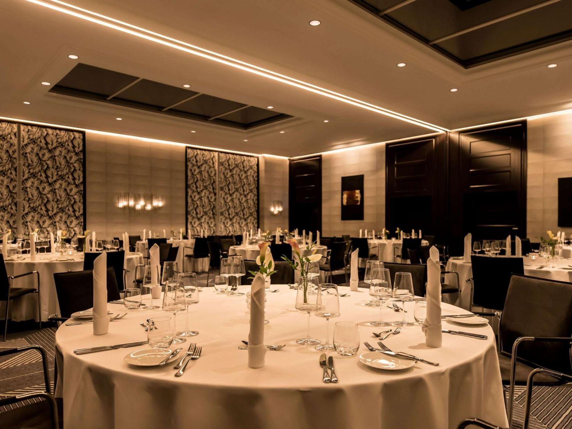 Hotel Sofitel Frankfurt Opera Fráncfort del Meno Exterior foto The ballroom at the InterContinental London The O2