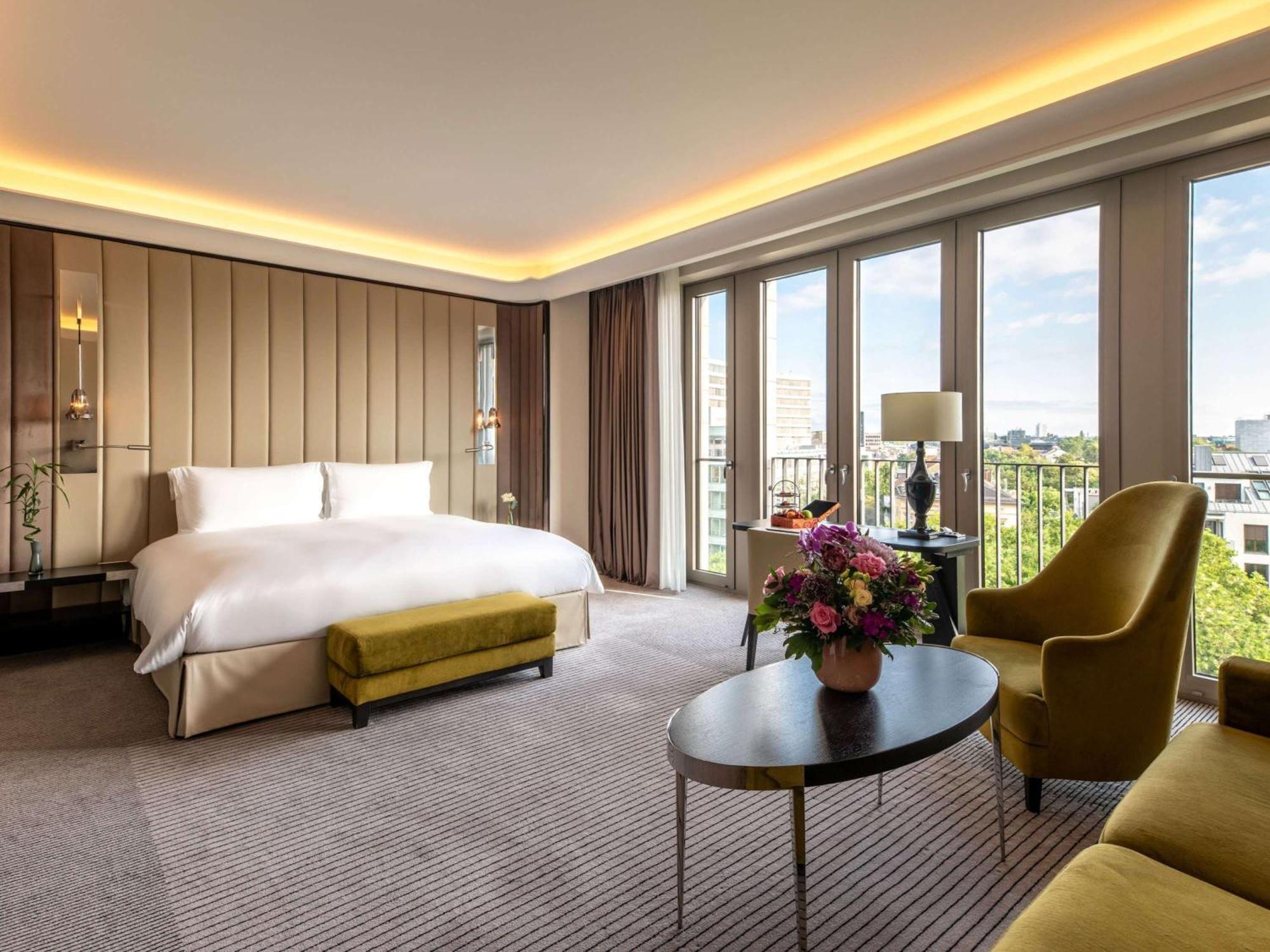 Hotel Sofitel Frankfurt Opera Fráncfort del Meno Exterior foto A suite at the InterContinental Paris Le Grand